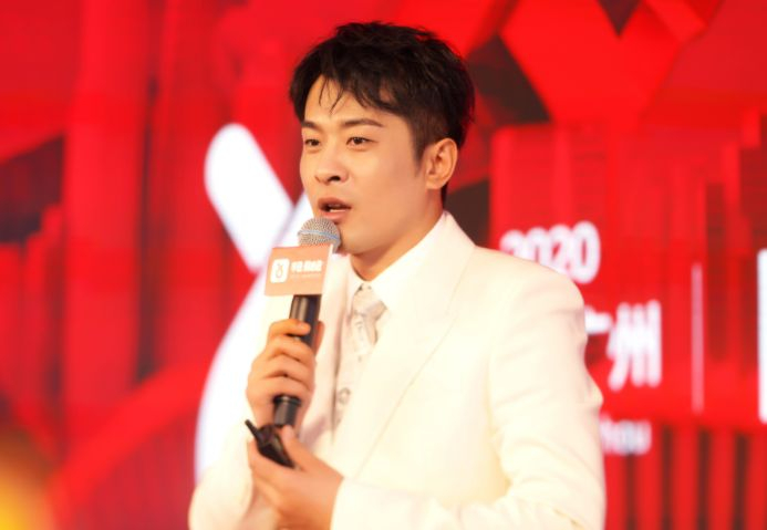 网红二驴直播道歉,承认自己黑辛巴,“抛妻弃子”言论是画蛇添足